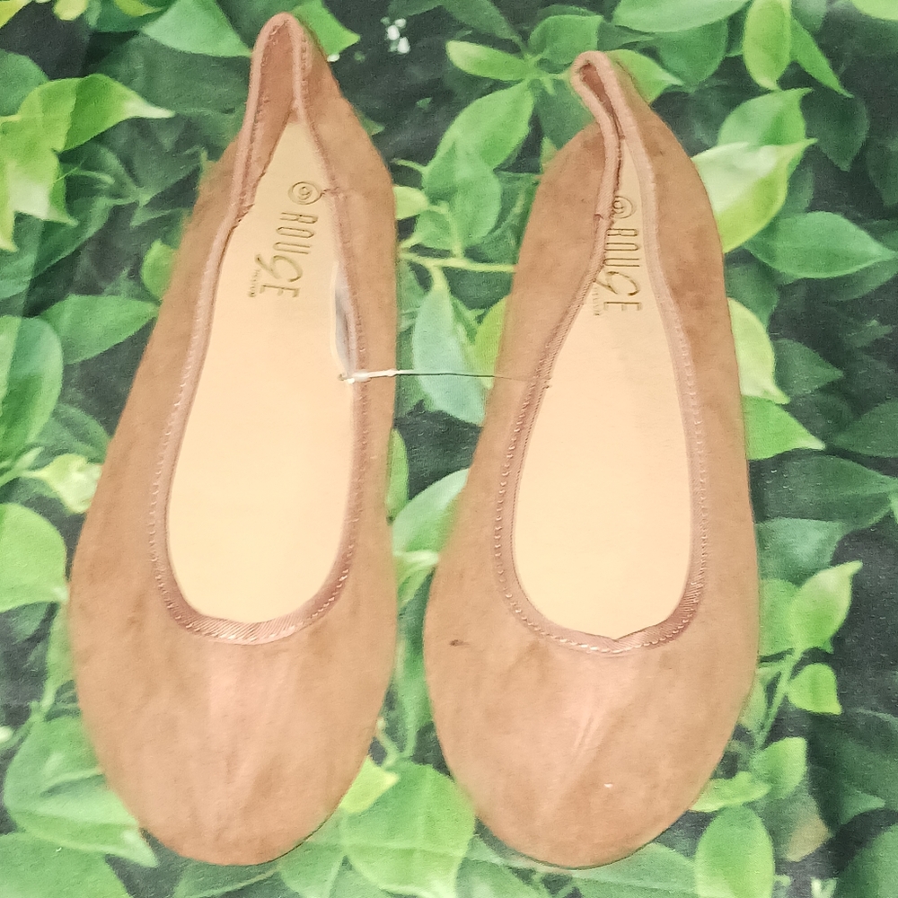 Rouge Helium Flats Tan/Cream Color Size 9 (39)